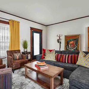 Highlands 3 Bedroom - Walk To Bars, Resturants Holiday home Louisville